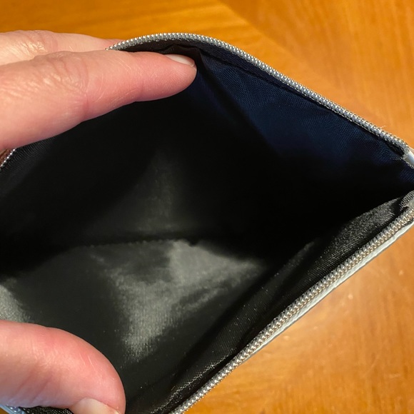 2 Marc Jacobs Cosmetics Bags - Picture 9 of 9